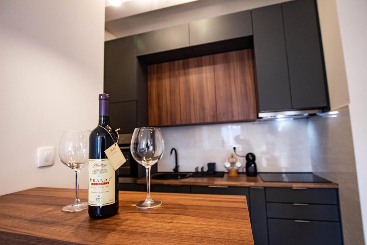 Follow The Sun - 4 Person Apartment Bar Bagian luar foto