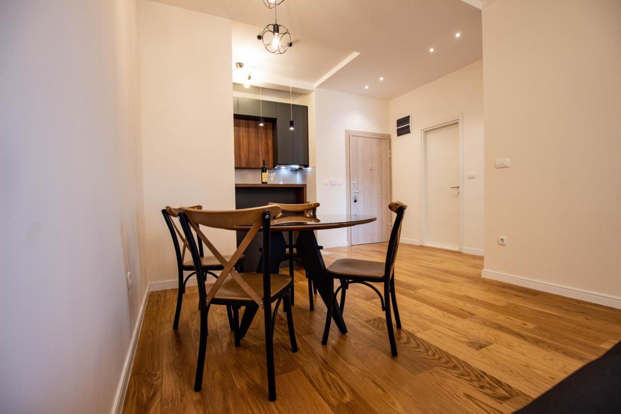 Follow The Sun - 4 Person Apartment Bar Bagian luar foto