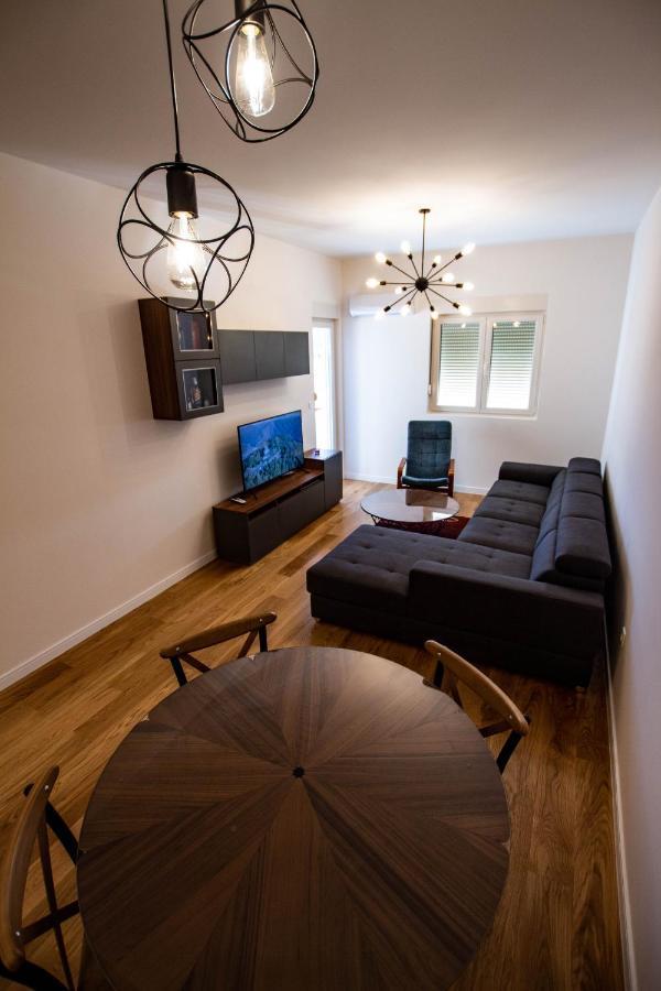 Follow The Sun - 4 Person Apartment Bar Bagian luar foto