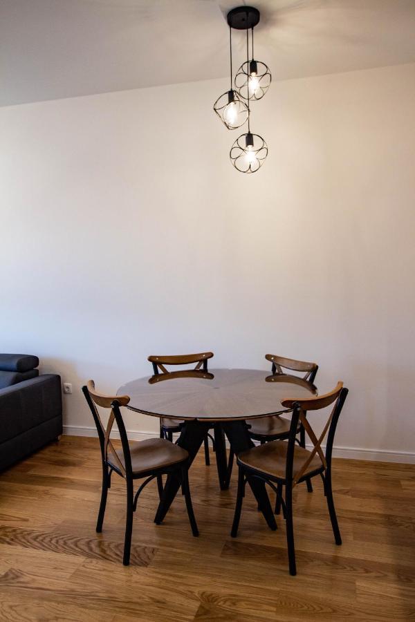 Follow The Sun - 4 Person Apartment Bar Bagian luar foto
