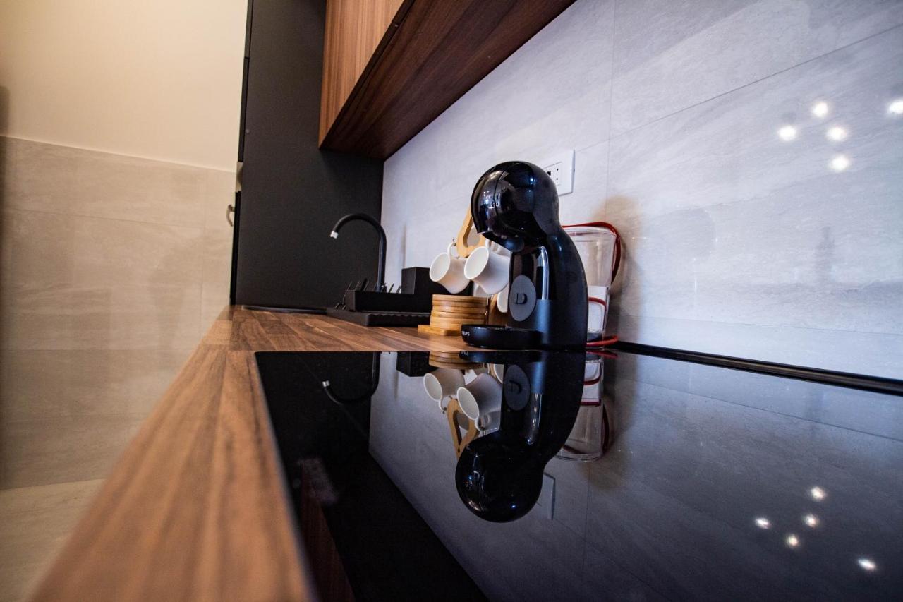 Follow The Sun - 4 Person Apartment Bar Bagian luar foto