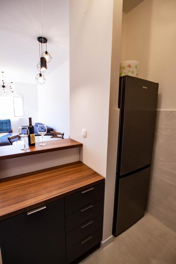 Follow The Sun - 4 Person Apartment Bar Bagian luar foto