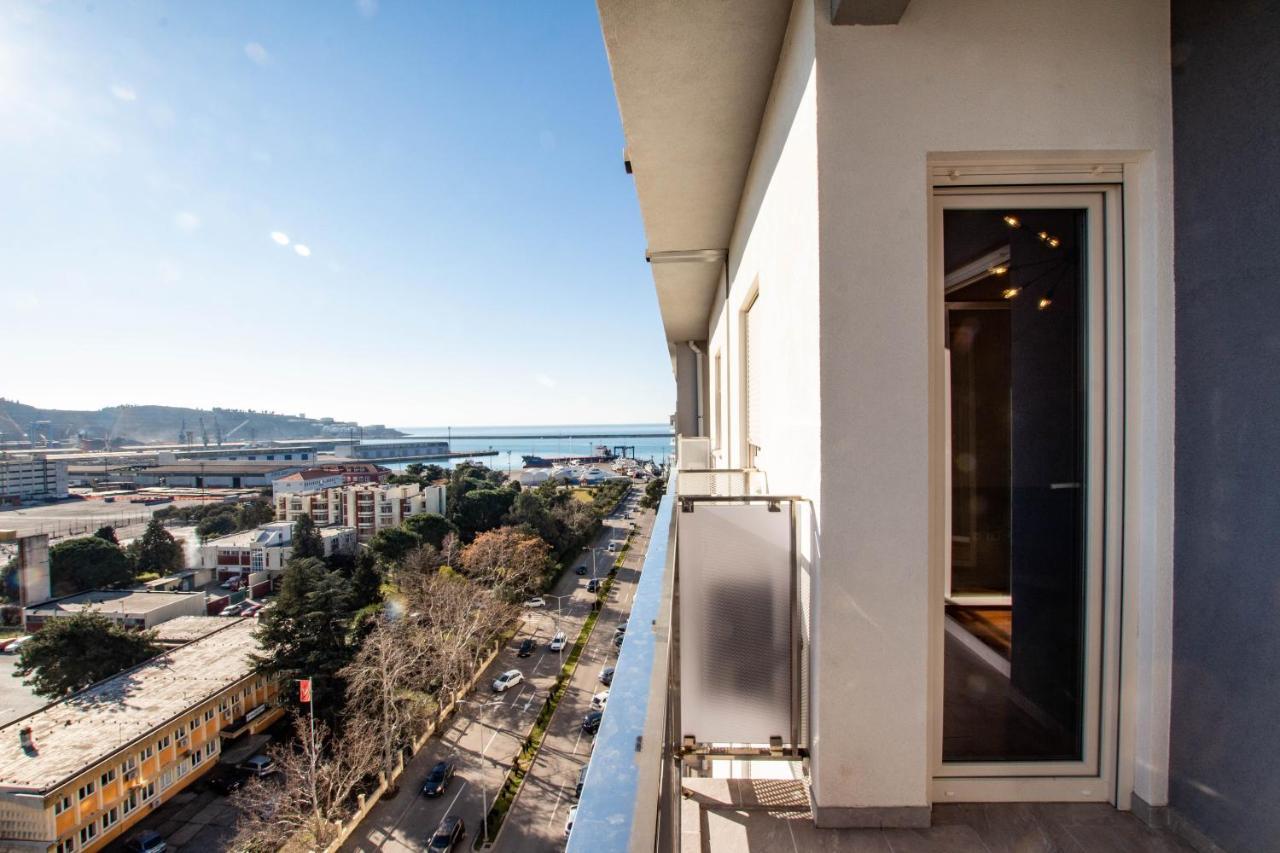 Follow The Sun - 4 Person Apartment Bar Bagian luar foto