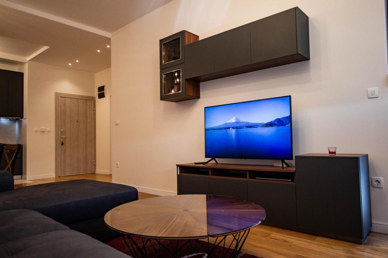Follow The Sun - 4 Person Apartment Bar Bagian luar foto