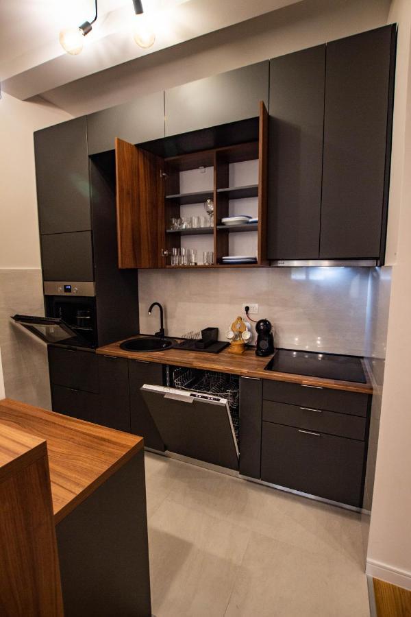 Follow The Sun - 4 Person Apartment Bar Bagian luar foto