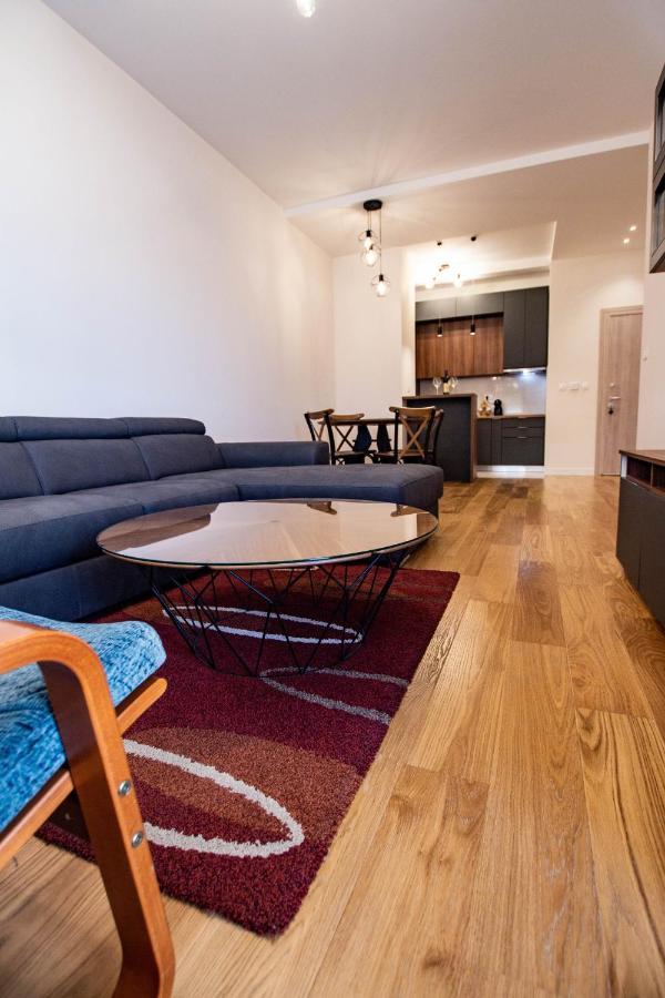 Follow The Sun - 4 Person Apartment Bar Bagian luar foto